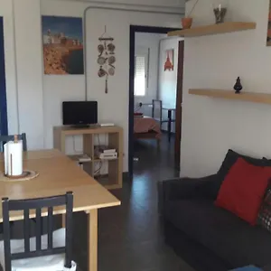 Flat Near Cathedral. 3 Bedrooms. Apartamento